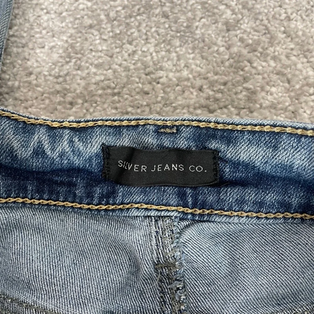 Silver Jeans visible pink